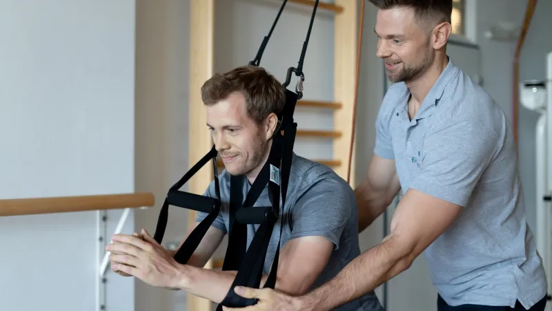 Functional Training und Körpergewichtsübungen Johannes trainiert mit Klient